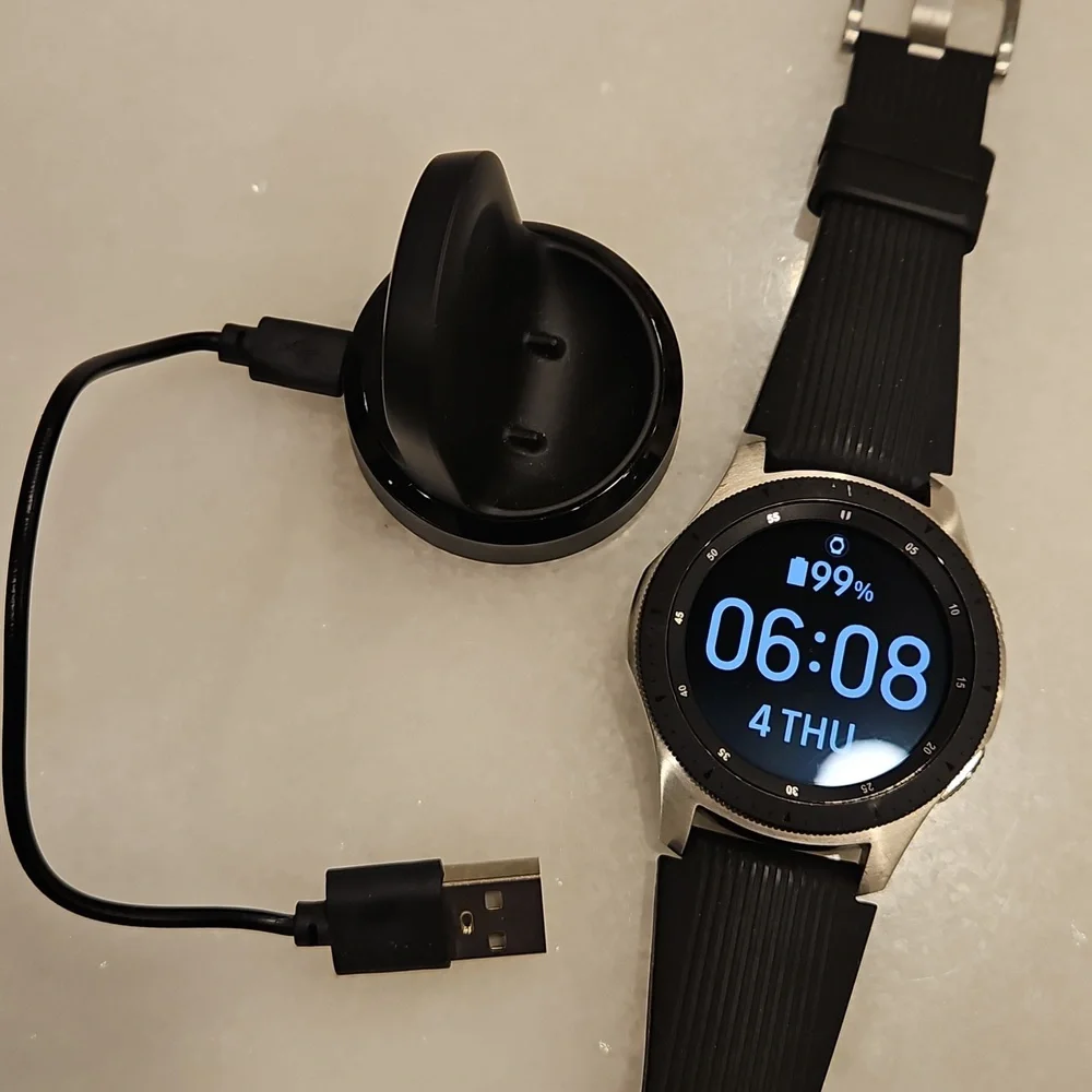 Samsung Smartwatch 46mm - Silver and Black